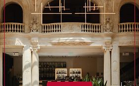 Grand Hotel